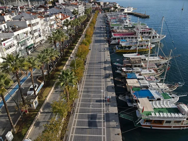 Marmaris te sahil şeridinde yürümek yasaklandı!